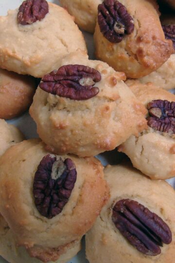 Almond biscuits