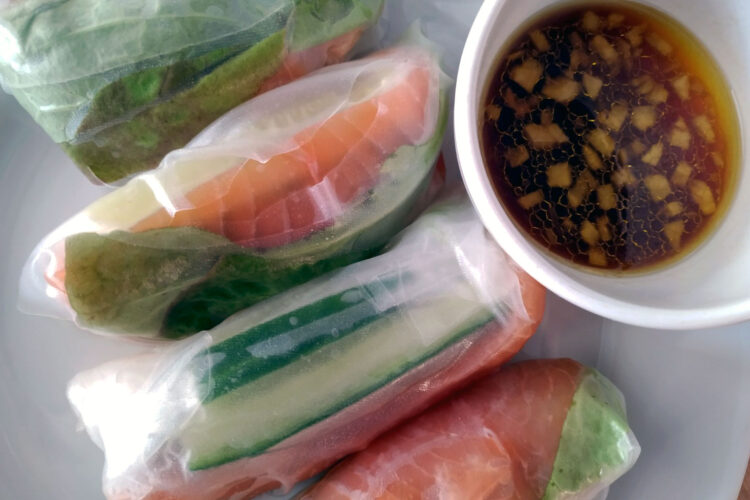 Fresh spring rolls with smoked salmon and grapefruit