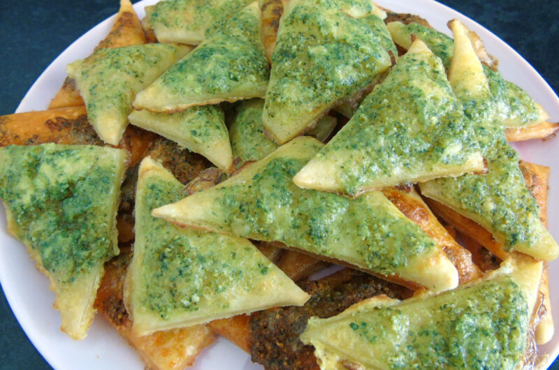 Puff pastry triangles with pesto