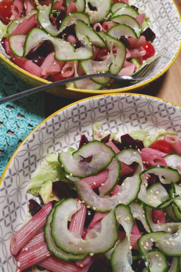 Beetroot, tuna and avocado pasta salad in two bowls